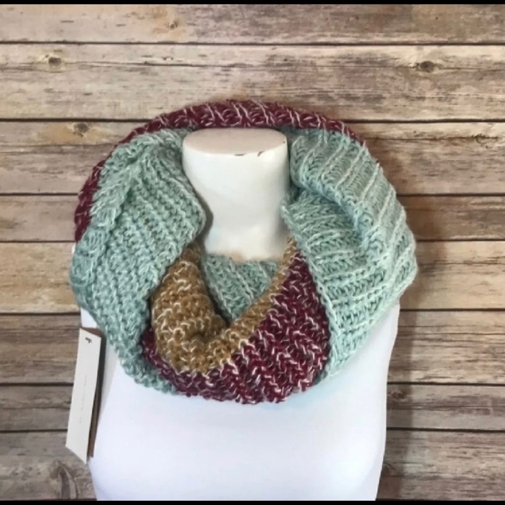 Infinity Scarf - Picture 3 of 4